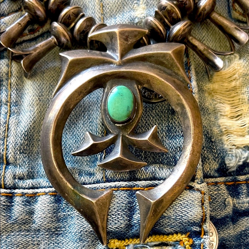 vintage Navajo Sterling Silver Naja squash, blossom Turquoise Necklace Massive - Picture 8 of 17